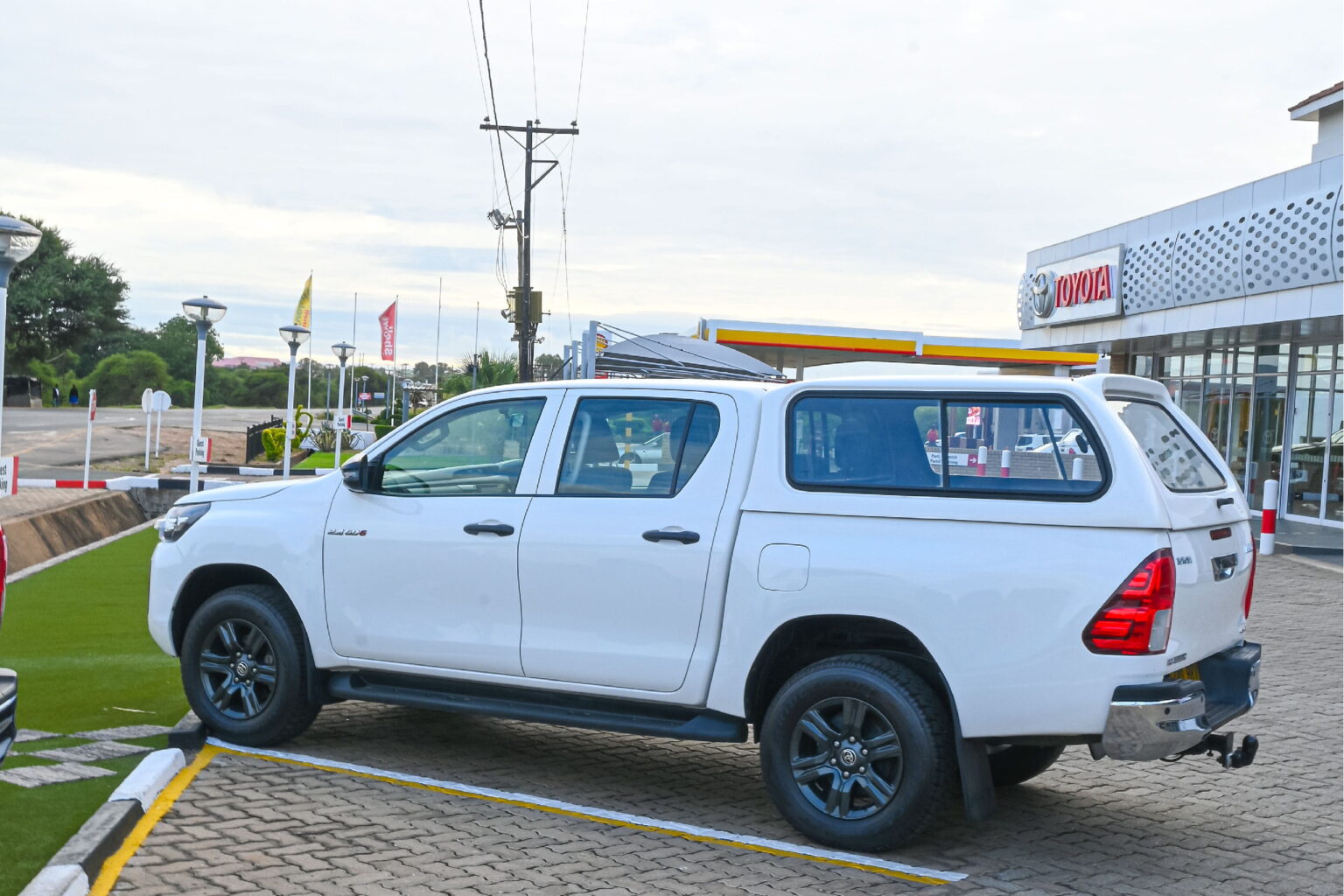 Hilux Preowned-05-01 (1)